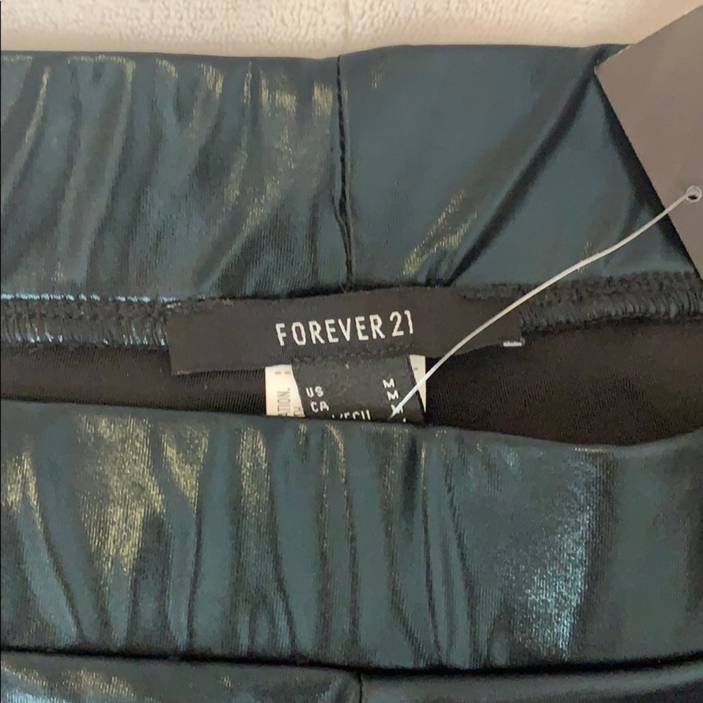 BNWT FOREVER 21  crop top and bike short set - Picture 6 of 7